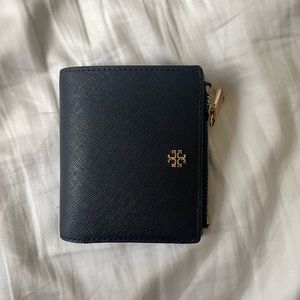 TORY BURCH mini emerson wallet with zipper in tory navy